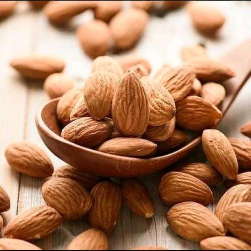 تصویر 3 از بادام درختی ایرانی با مغز سفید و خوشمزه